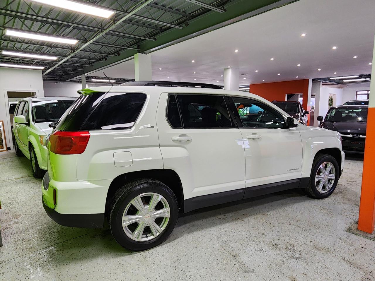 2017 GMC Terrain SLE AWD H-TED SEATS REAR CAM SUNROOF NO ACCIDENTS Photo