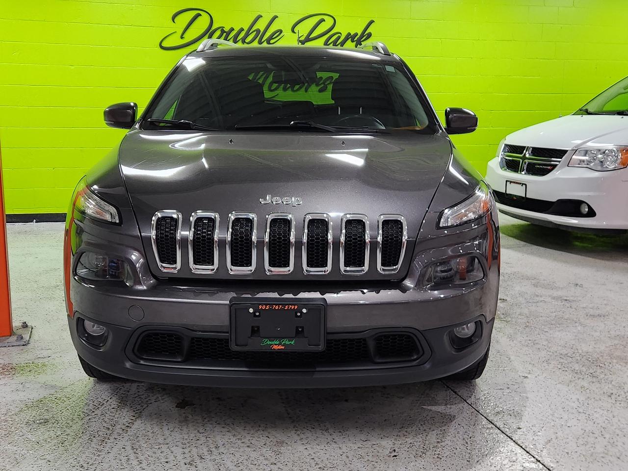 2015 Jeep Cherokee North 4X4 8.4 SCREEN POWER HATCH AUTO START Photo