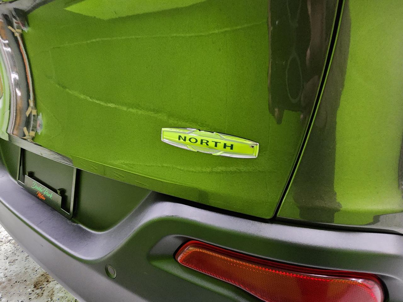 2015 Jeep Cherokee North 4X4 8.4 SCREEN POWER HATCH AUTO START Photo