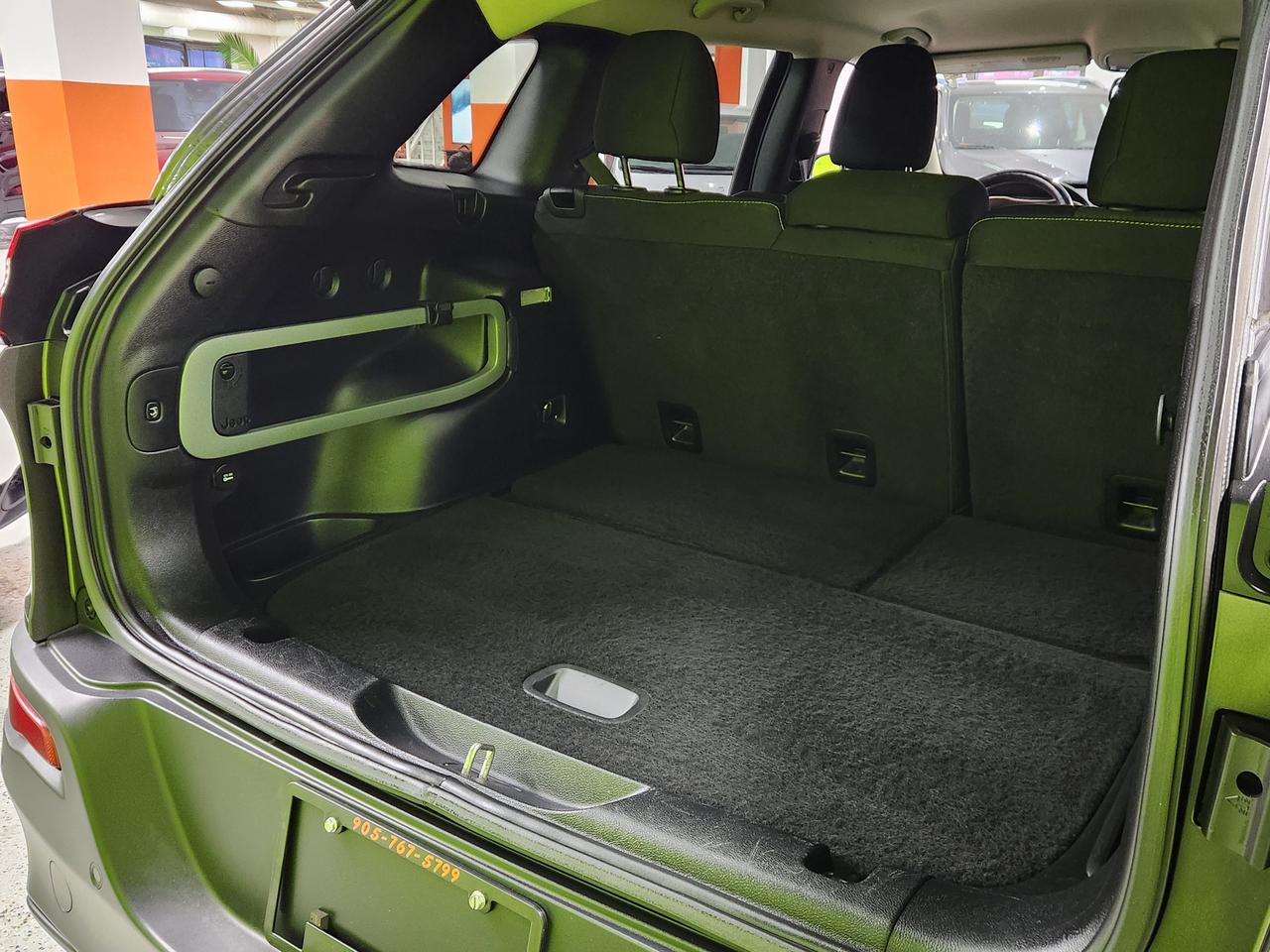 2015 Jeep Cherokee North 4X4 8.4 SCREEN POWER HATCH AUTO START Photo