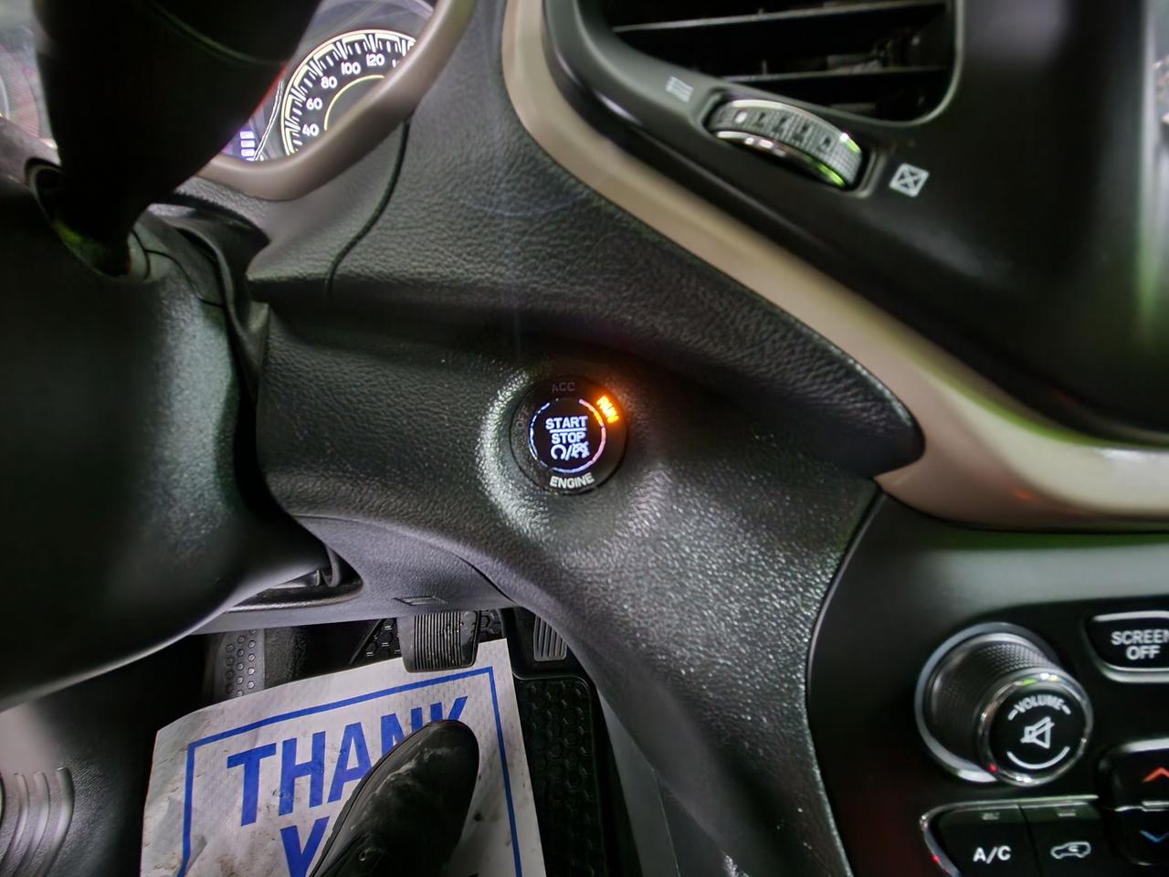 2015 Jeep Cherokee North 4X4 8.4 SCREEN POWER HATCH AUTO START Photo