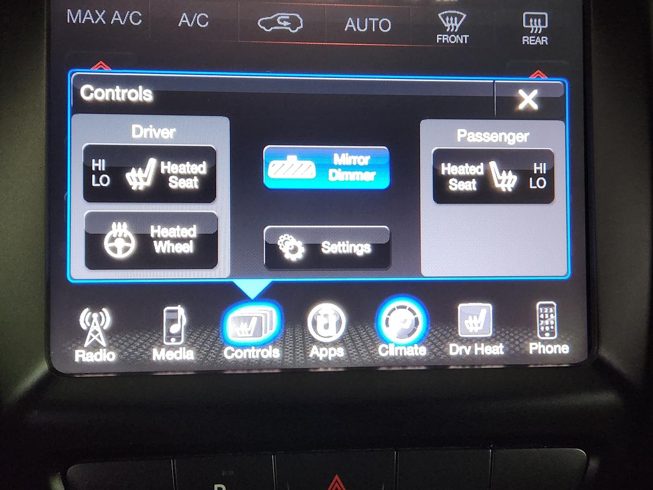 2015 Jeep Cherokee North 4X4 8.4 SCREEN POWER HATCH AUTO START Photo