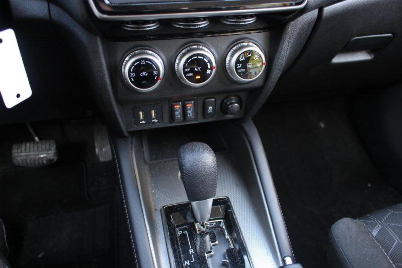 2024 Mitsubishi RVR SE*AWD*Heated Seats*CarPlay*Rear Cam*2.4L Photo