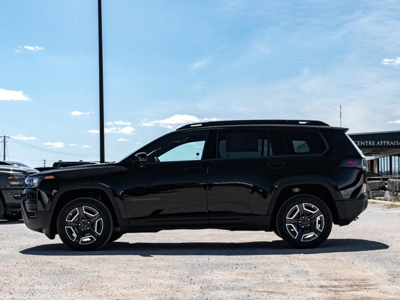 2026 Jeep Cherokee laredo Photo