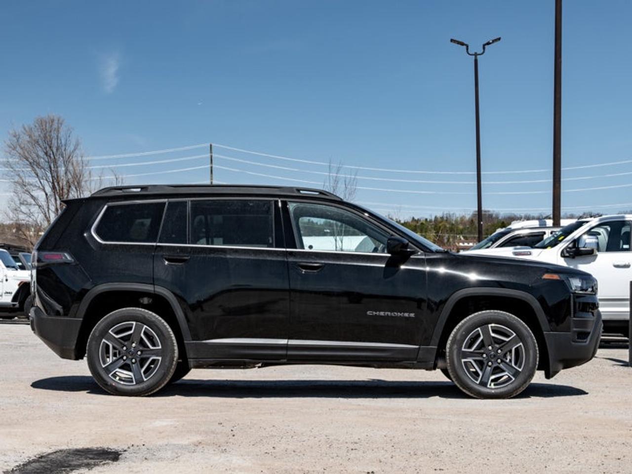 2026 Jeep Cherokee laredo Photo