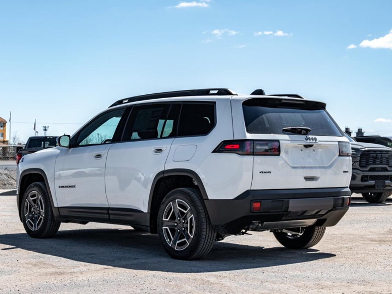 2026 Jeep Cherokee laredo Photo