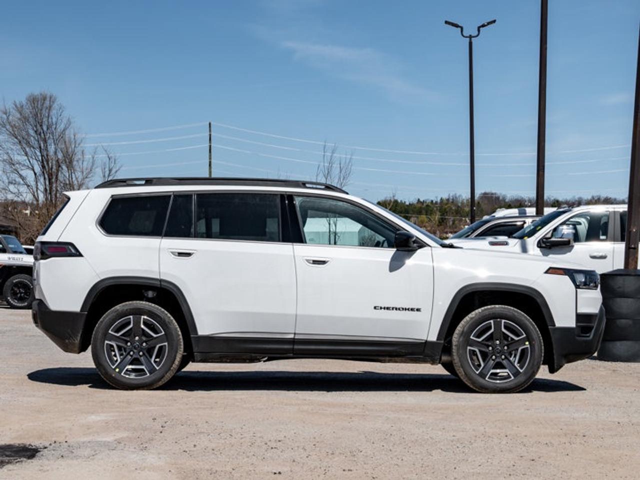 2026 Jeep Cherokee laredo Photo