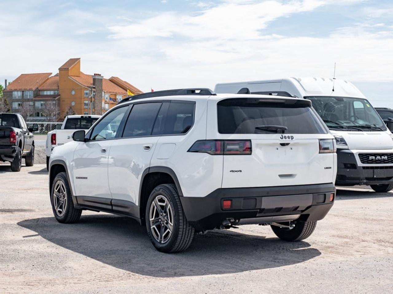 2026 Jeep Cherokee laredo Photo