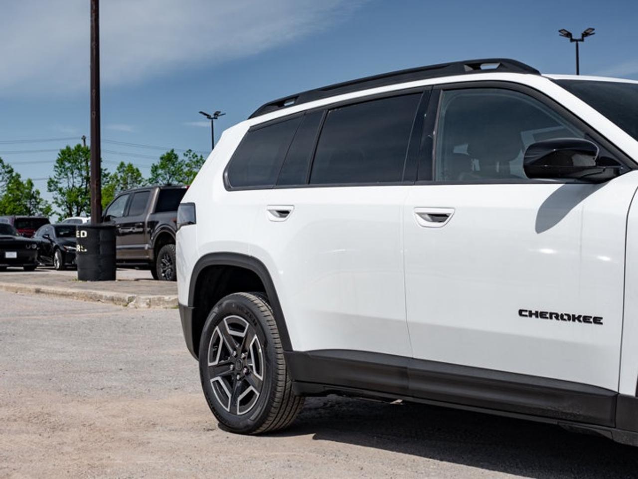 2026 Jeep Cherokee laredo Photo