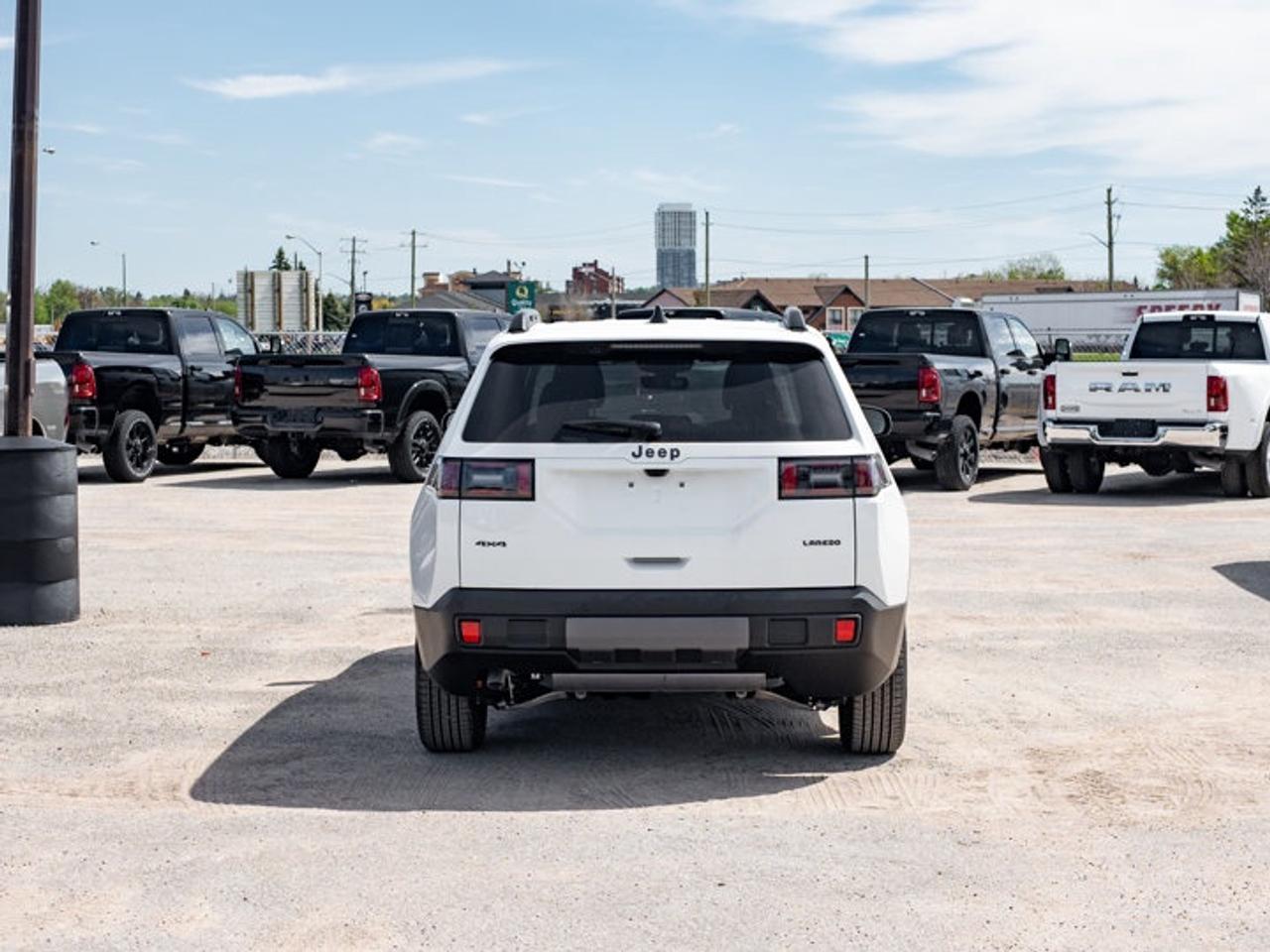 2026 Jeep Cherokee laredo Photo