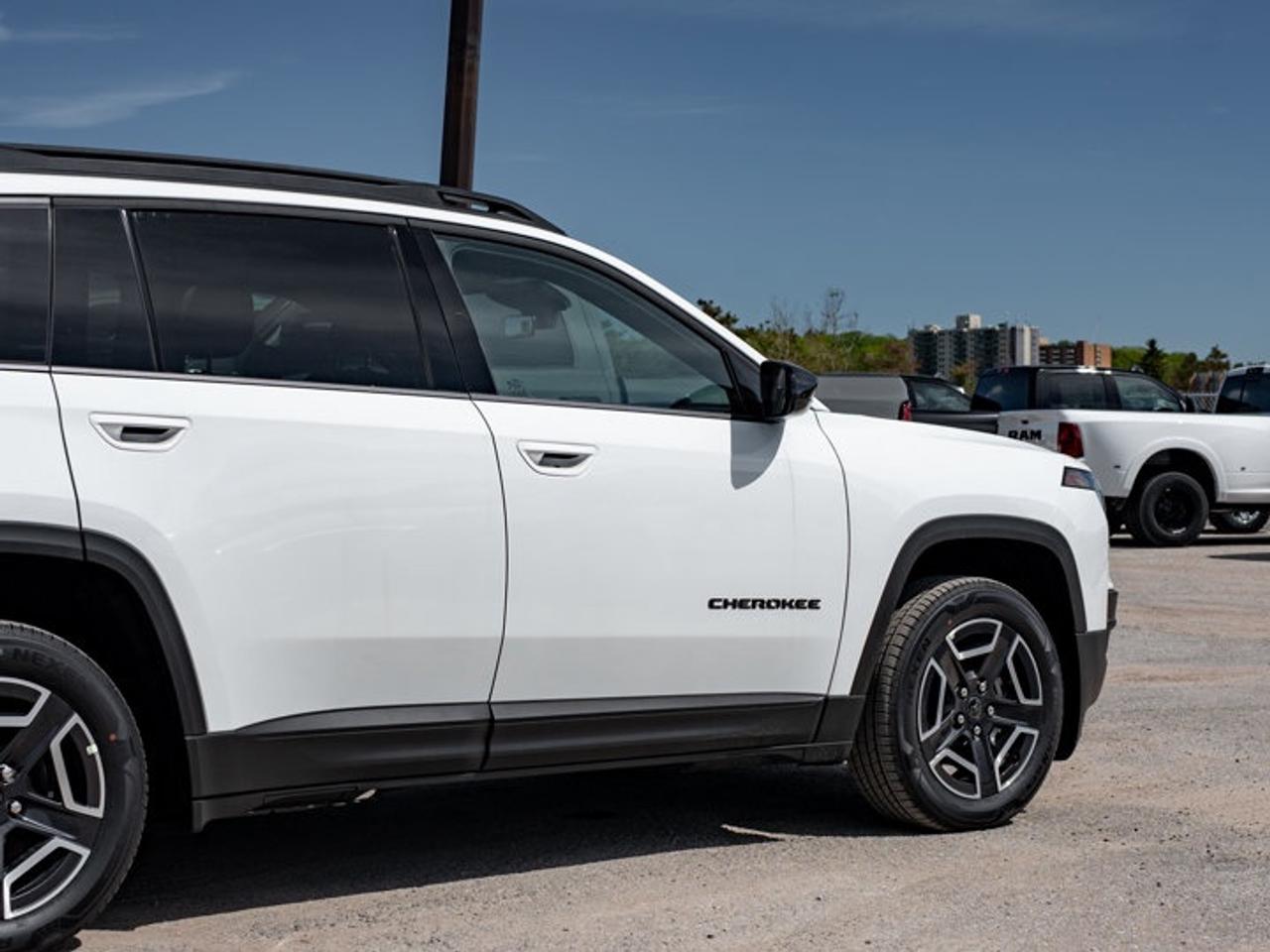 2026 Jeep Cherokee laredo Photo