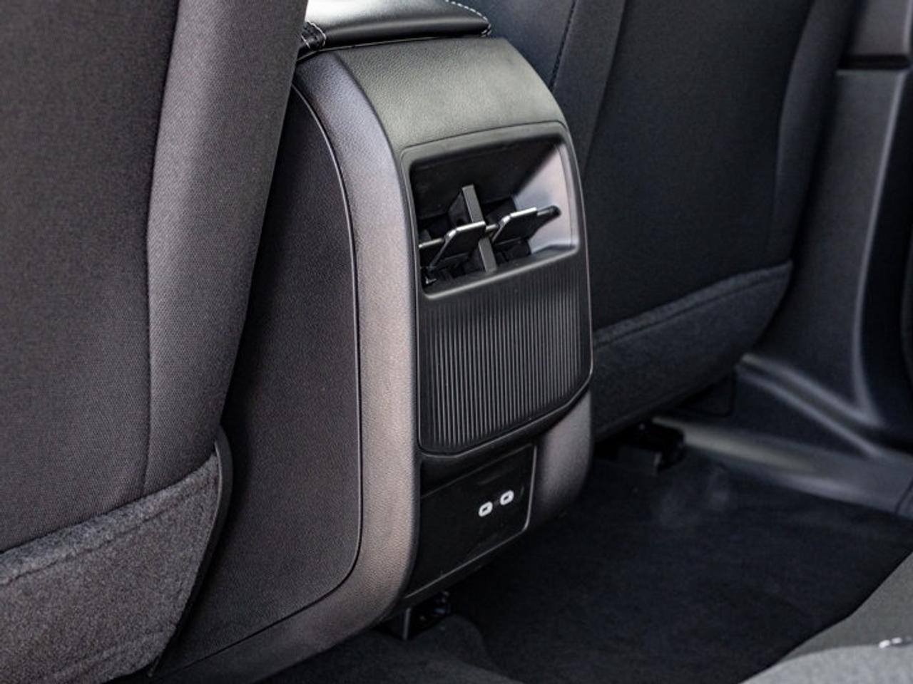 2026 Jeep Cherokee laredo Photo