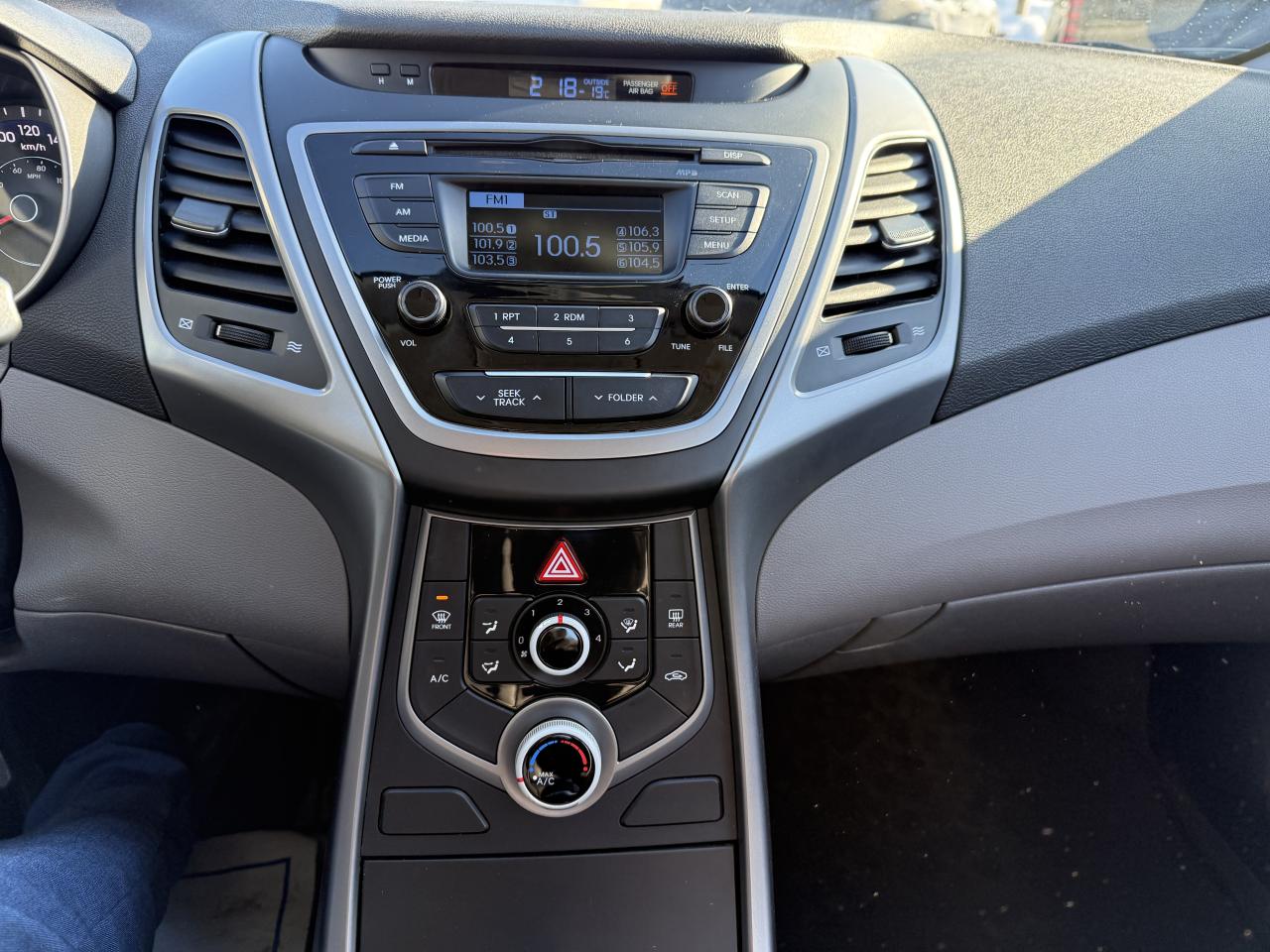 2016 Hyundai Elantra 4dr Sdn Auto L+ Photo