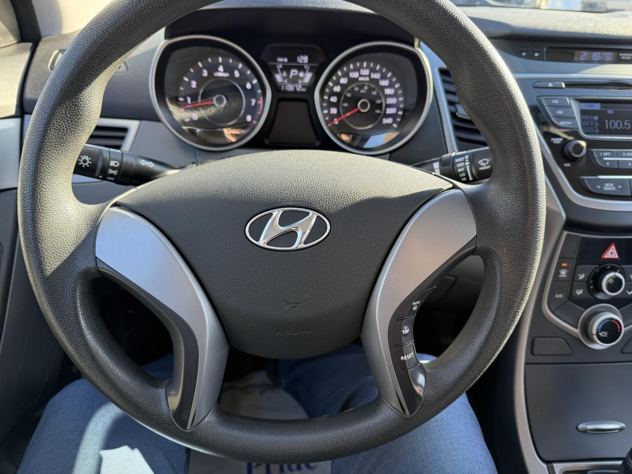 2016 Hyundai Elantra 4dr Sdn Auto L+ Photo