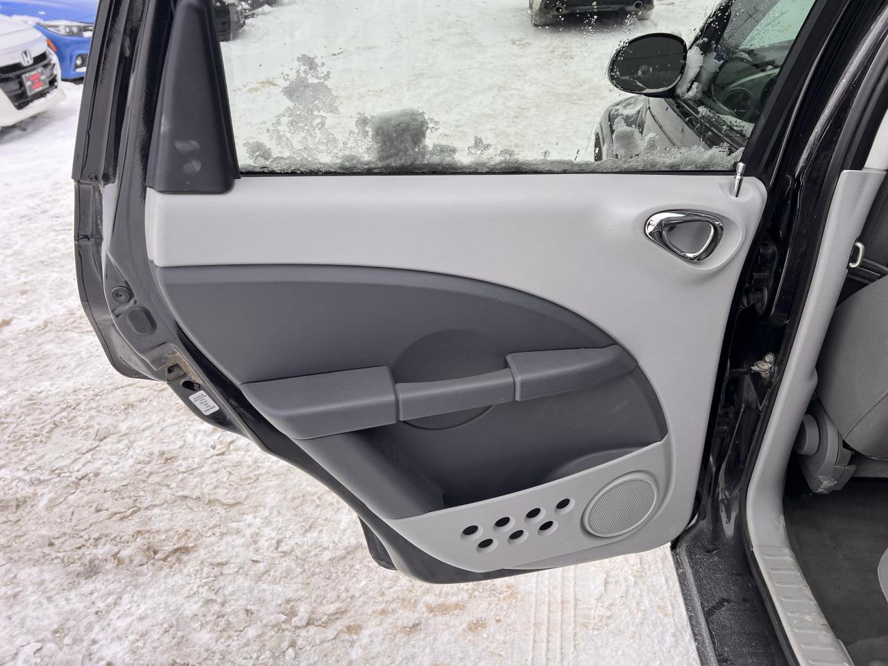 2010 Chrysler PT Cruiser CLASSIC Photo