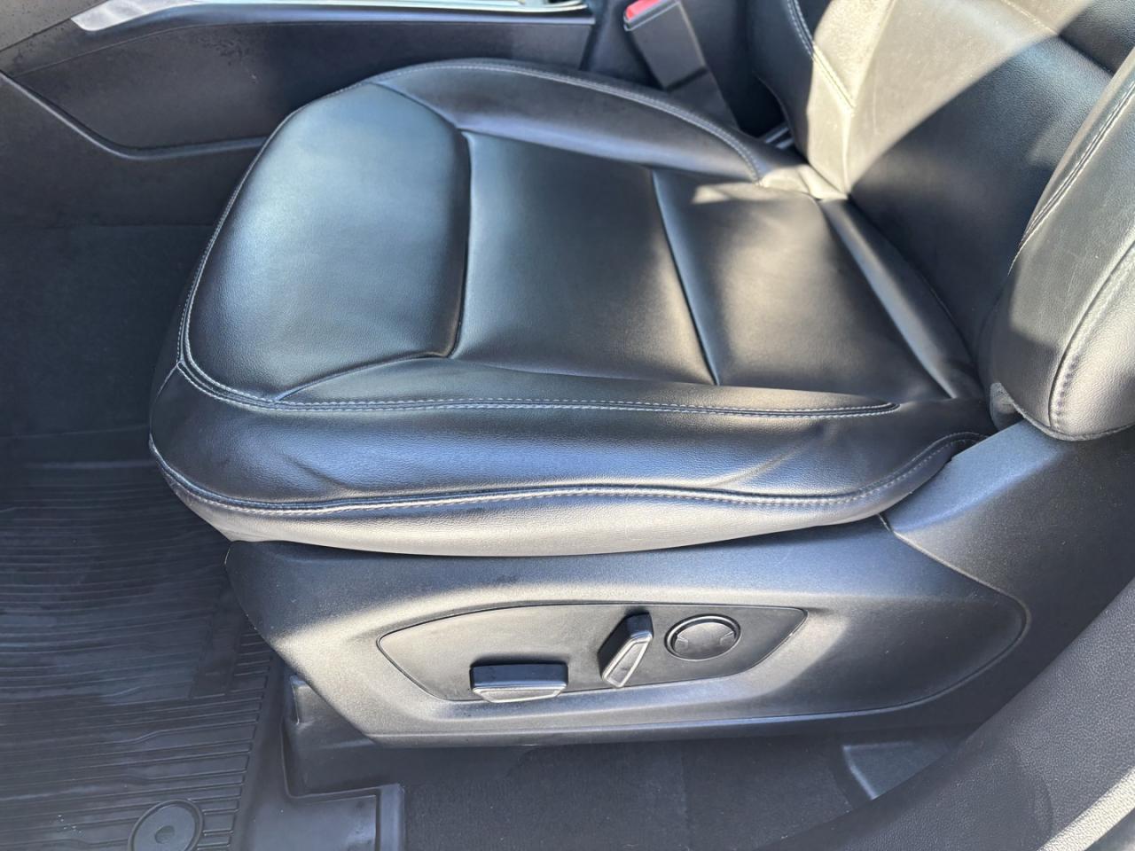 2023 Ford Explorer XLT AWD ~1 OWNER~NO ACCIDENTS~ Photo