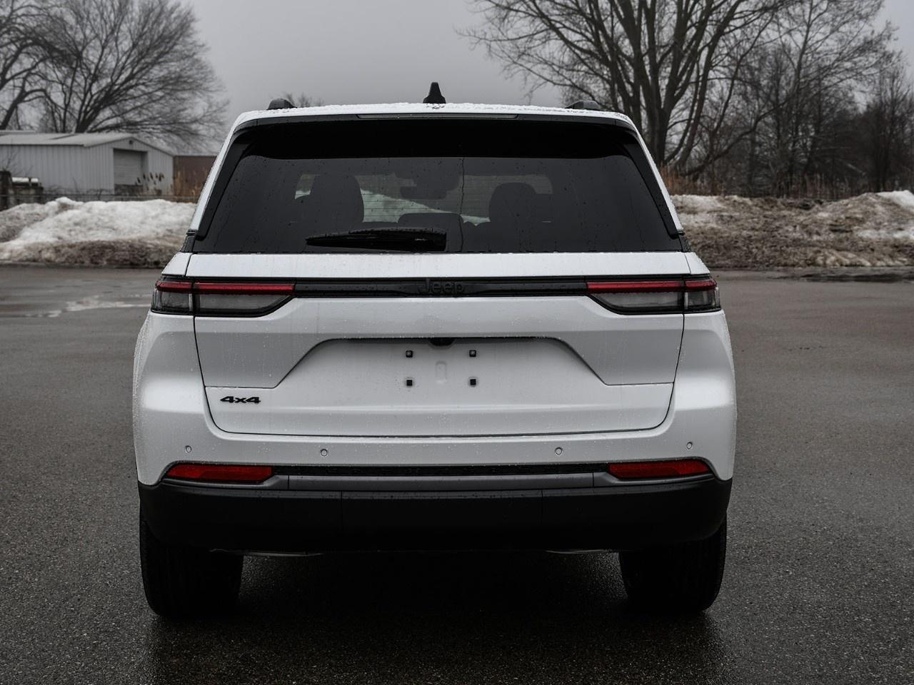 2026 Jeep Grand Cherokee ALTITUDE 4X4 Photo2