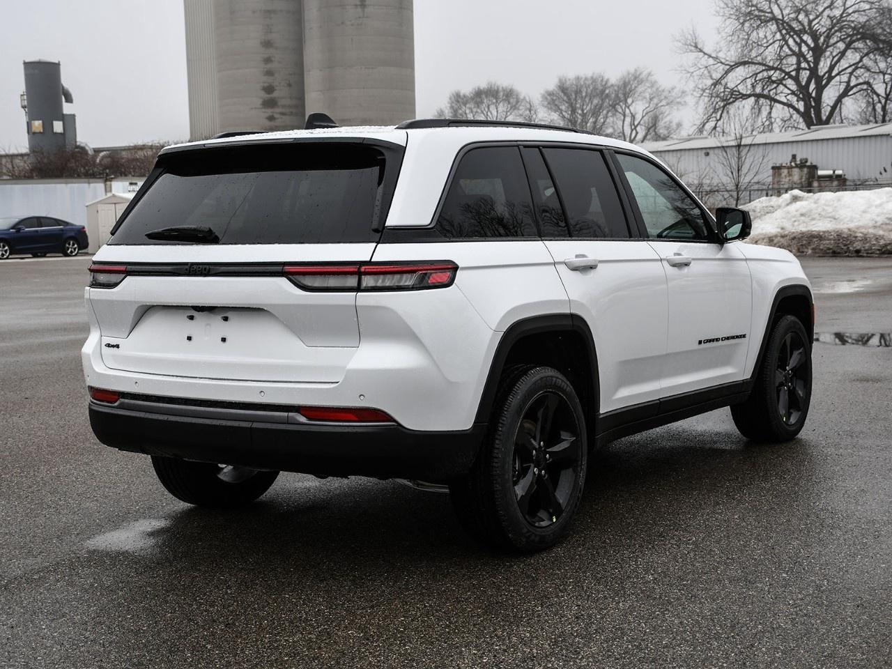 2026 Jeep Grand Cherokee ALTITUDE 4X4 Photo3