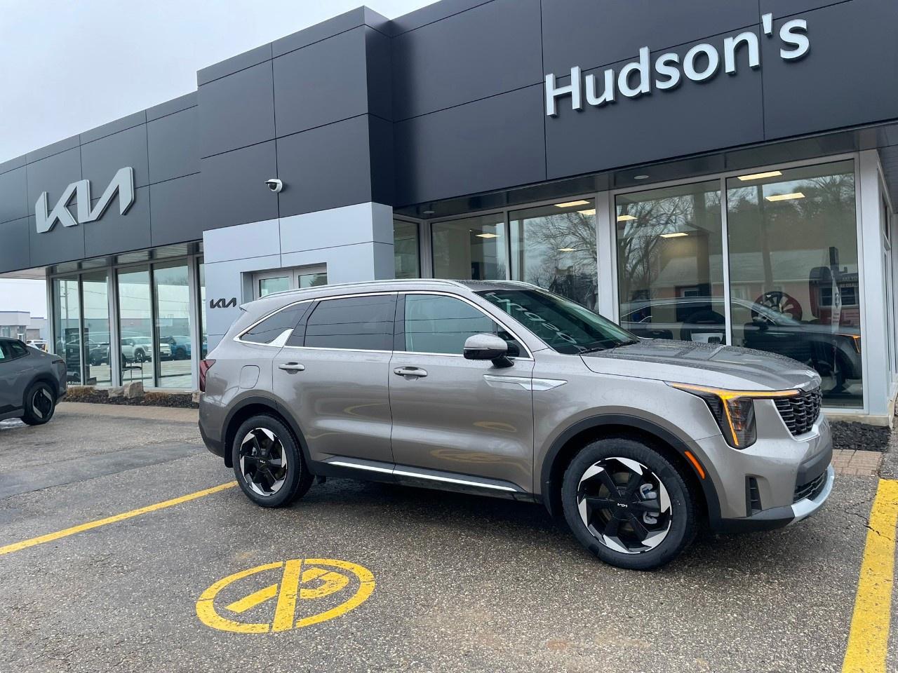 At Hudsons Listowel Kia we make car buying a breeze! New car pricing with $0 down approvals are among your options (*on approved credit). There are a variety of finance and lease options available. Also expect top dollar for your trade-in!Selling price/payment shown includes incentive(s). Does not include HST & Licensing. Bi-Weekly payments reflect current Kia Canada incentives. We have professional Product Specialist to guide you through your vehicle purchase. Contact us for more info! 1-800-403-9909