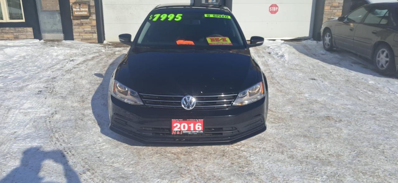 2016 Volkswagen Jetta Trendline+  Manual 5-Speed Photo2