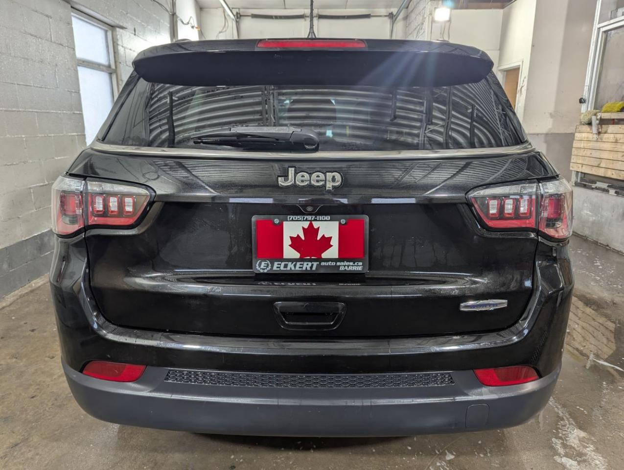 2018 Jeep Compass North WITH HEATED STEERING WHEEL!! Photo