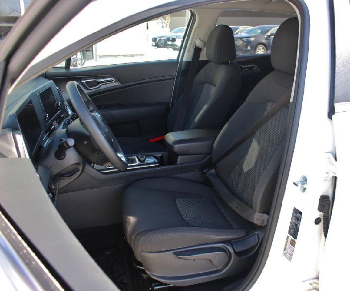 2024 Kia Sportage LX*4x4*Heated Seats*CarPlay*Rear Cam*2.4L-4cyl Photo