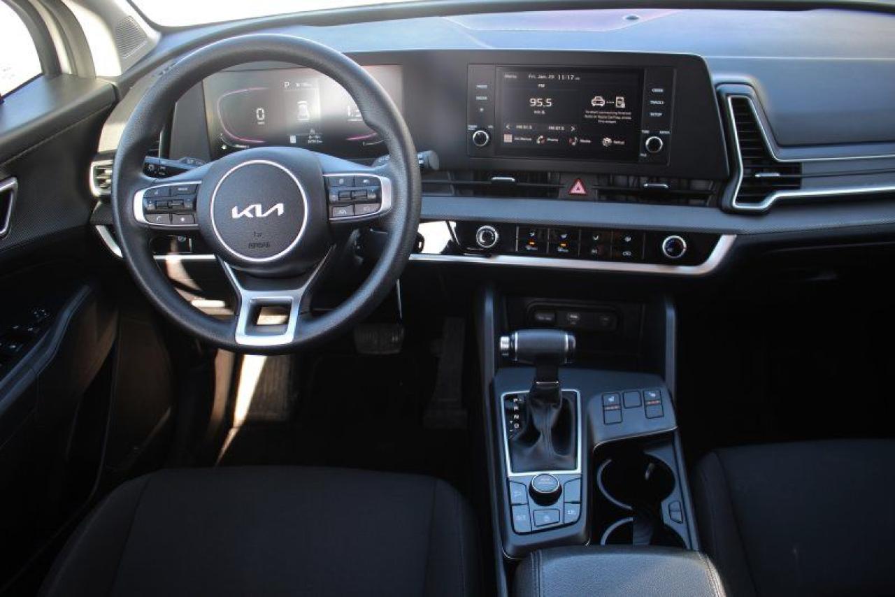 2024 Kia Sportage LX*4x4*Heated Seats*CarPlay*Rear Cam*2.4L-4cyl Photo