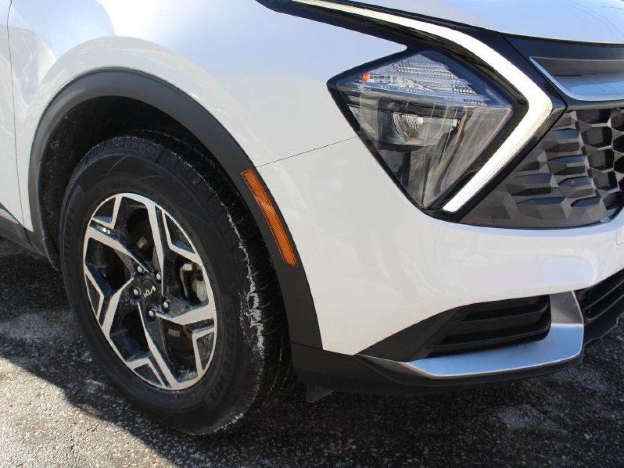 2024 Kia Sportage LX*4x4*Heated Seats*CarPlay*Rear Cam*2.4L-4cyl Photo