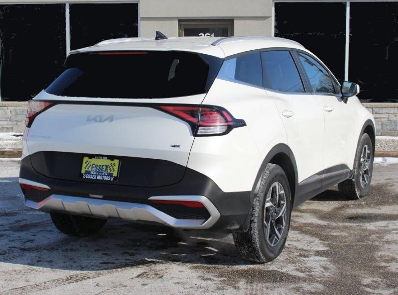 2024 Kia Sportage LX*4x4*Heated Seats*CarPlay*Rear Cam*2.4L-4cyl Photo