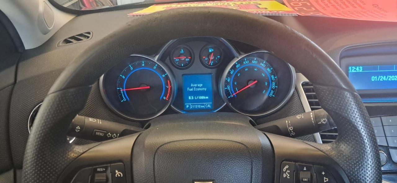 2012 Chevrolet Cruze LT Photo4