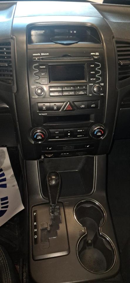 2011 Kia Sorento AWD 4dr V6 Auto EX Photo4