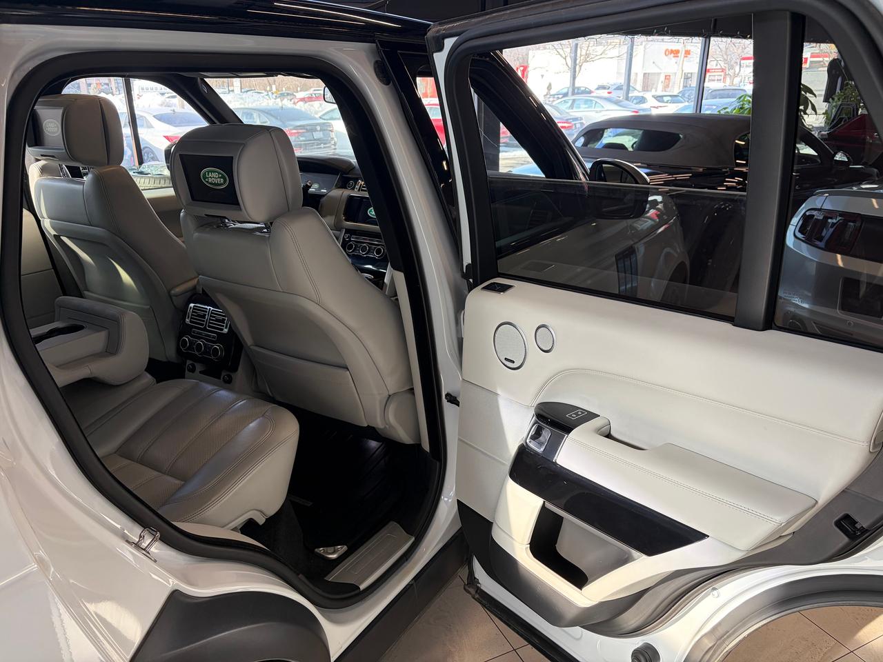 2016 Land Rover Range Rover SC Photo