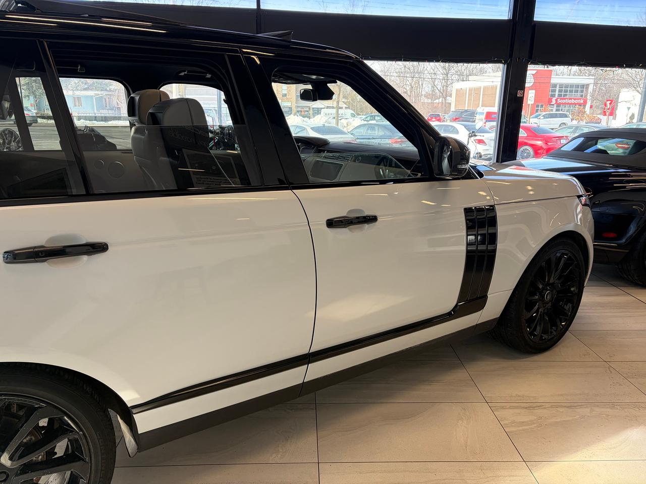 2016 Land Rover Range Rover SC Photo