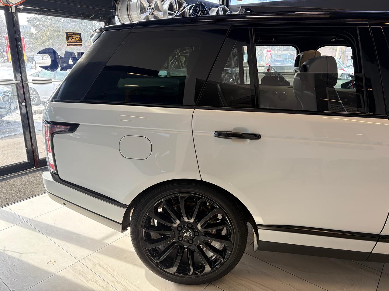 2016 Land Rover Range Rover SC Photo