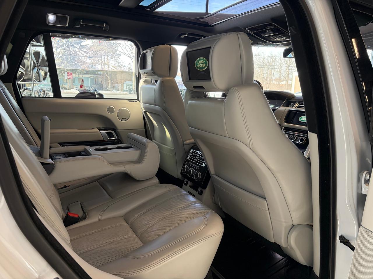 2016 Land Rover Range Rover SC Photo