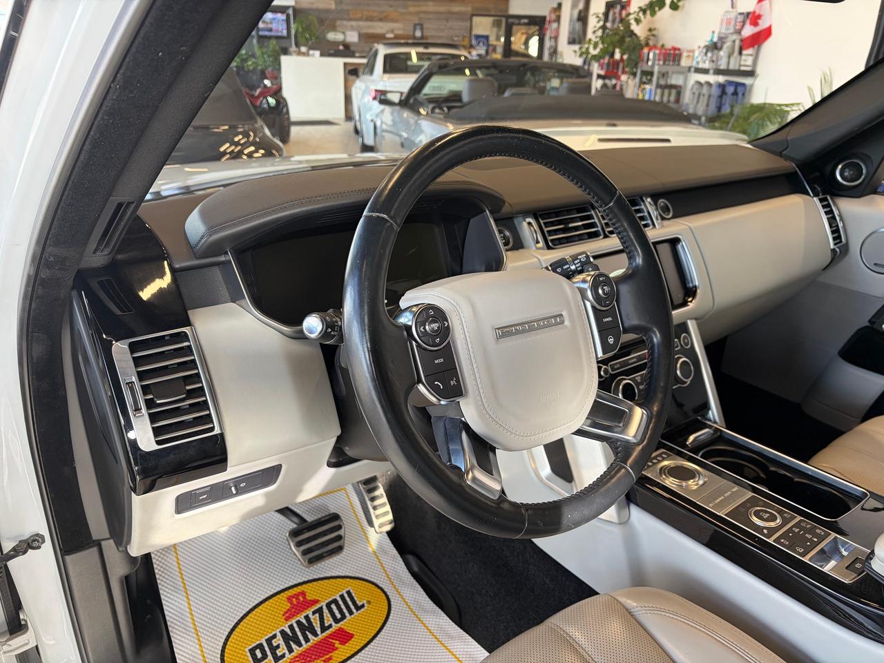 2016 Land Rover Range Rover SC Photo
