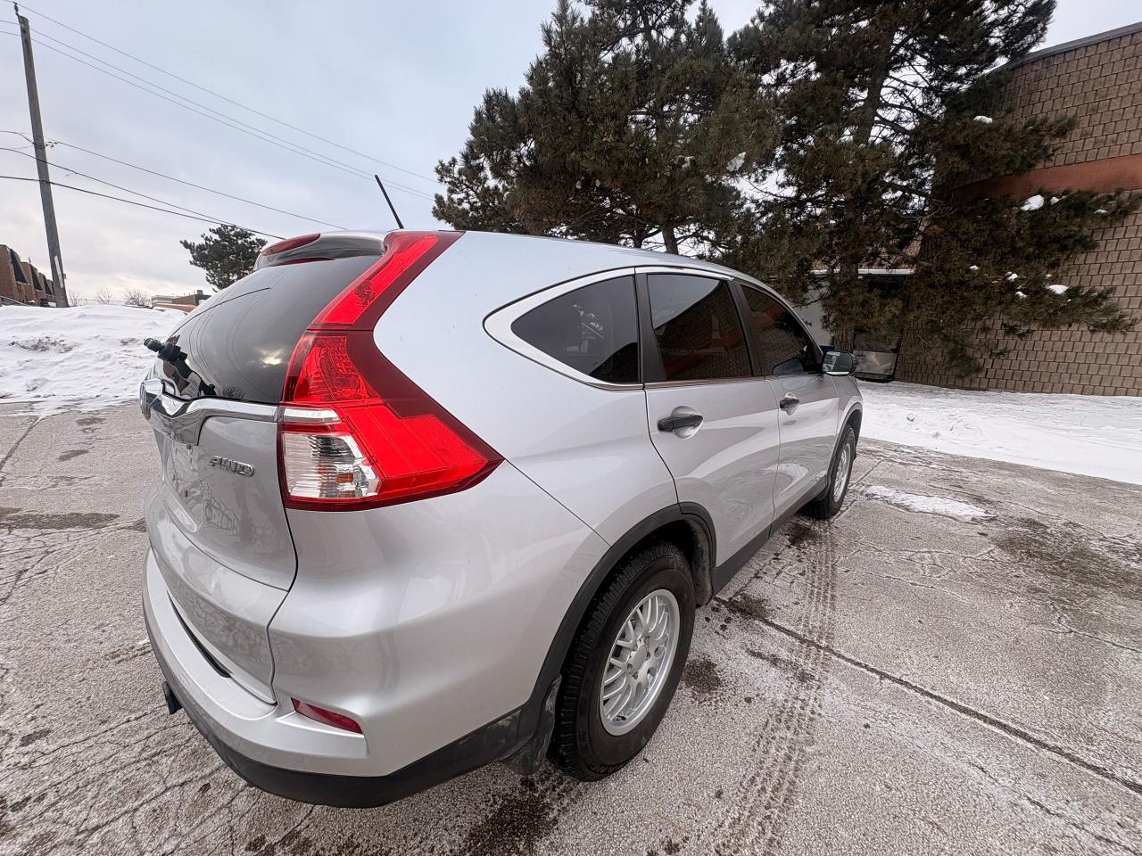 2016 Honda CR-V LX Photo2