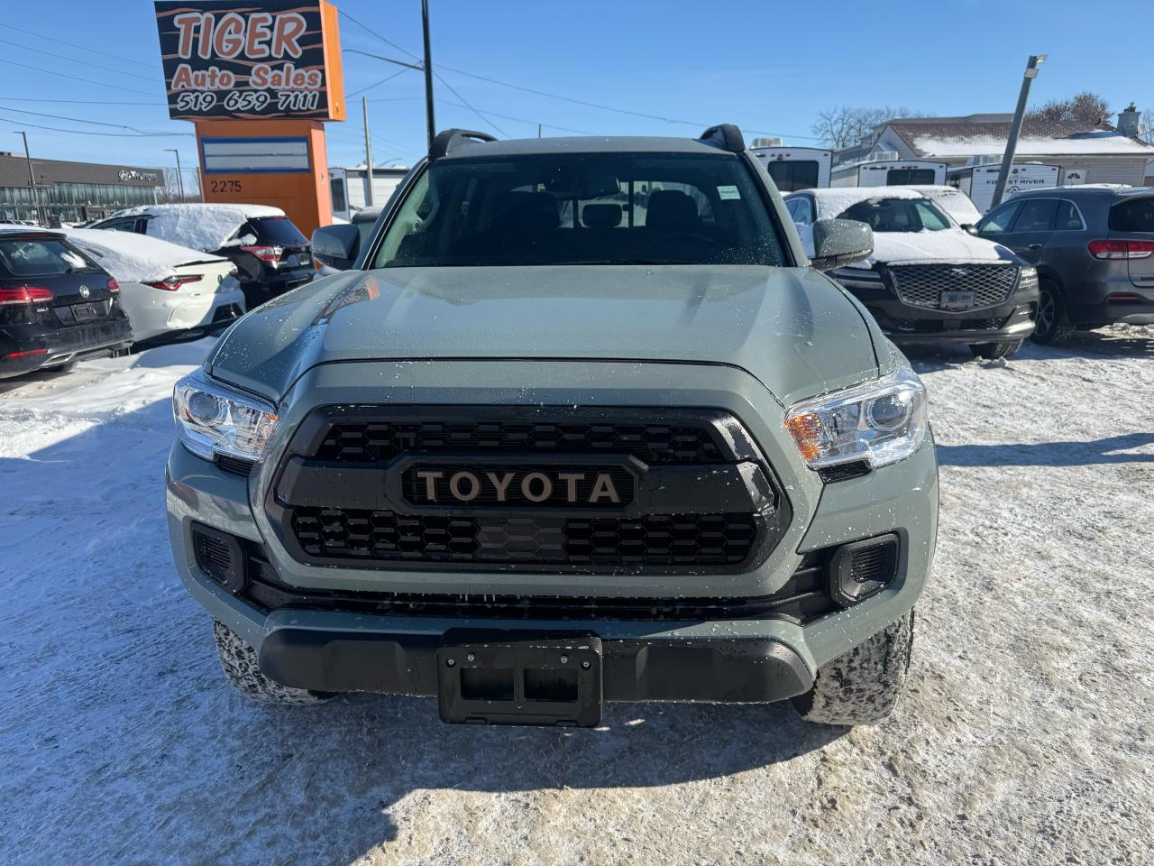 2023 Toyota Tacoma TRAIL EDITION, 4X4, ONLY 23,000KMS, CERTIFIED Photo