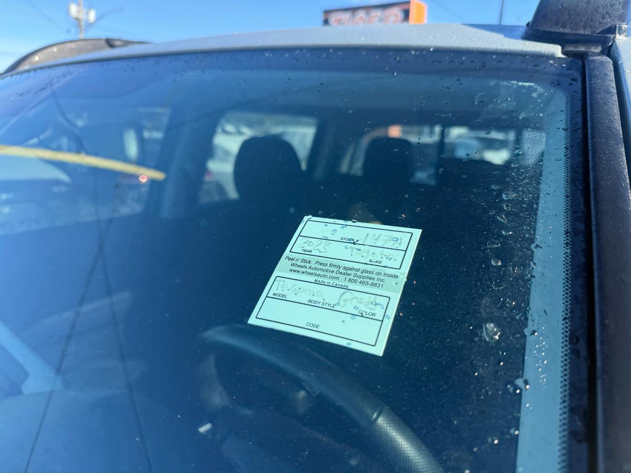 2023 Toyota Tacoma TRAIL EDITION, 4X4, ONLY 23,000KMS, CERTIFIED Photo