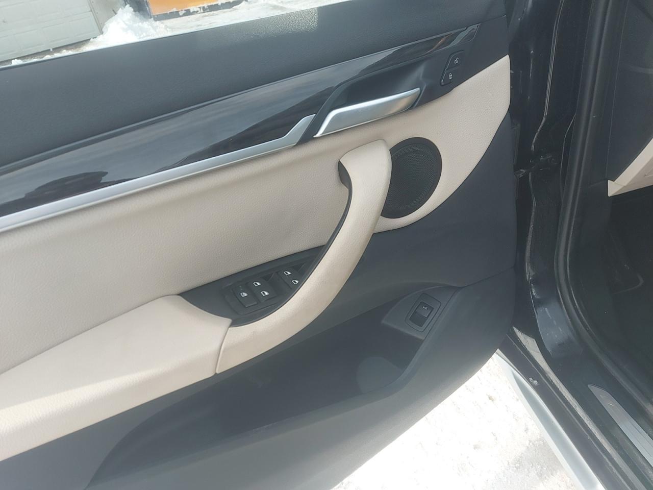 2020 BMW X1 xDrive28i Photo