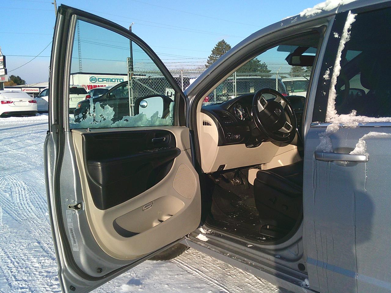 2018 Dodge Grand Caravan Crew Plus Stow N Go Photo