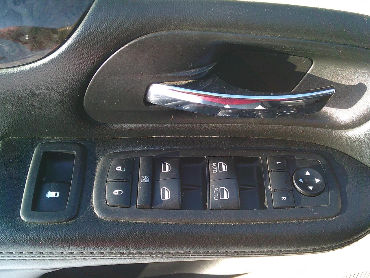 2018 Dodge Grand Caravan Crew Plus Stow N Go Photo