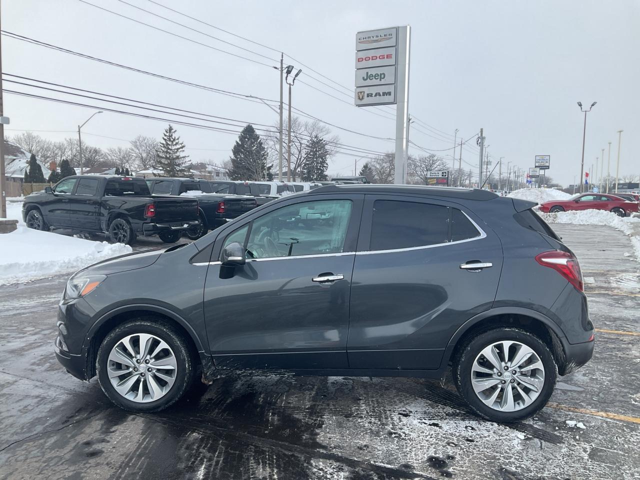 2018 Buick Encore LOW KM / GAS SAVER / CARPLAY / KEYLESS START Photo