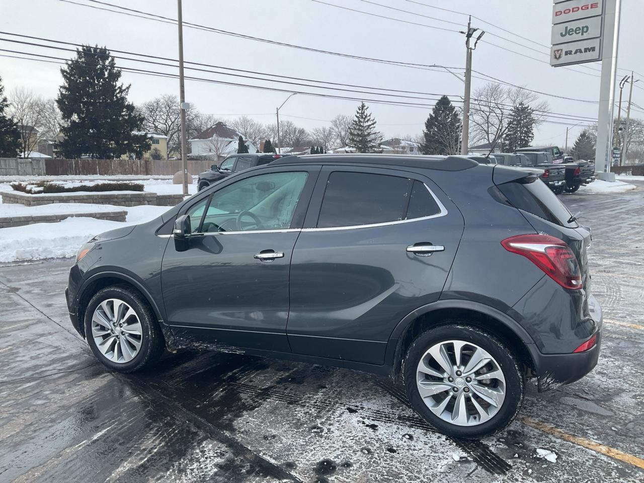 2018 Buick Encore LOW KM / GAS SAVER / CARPLAY / KEYLESS START Photo
