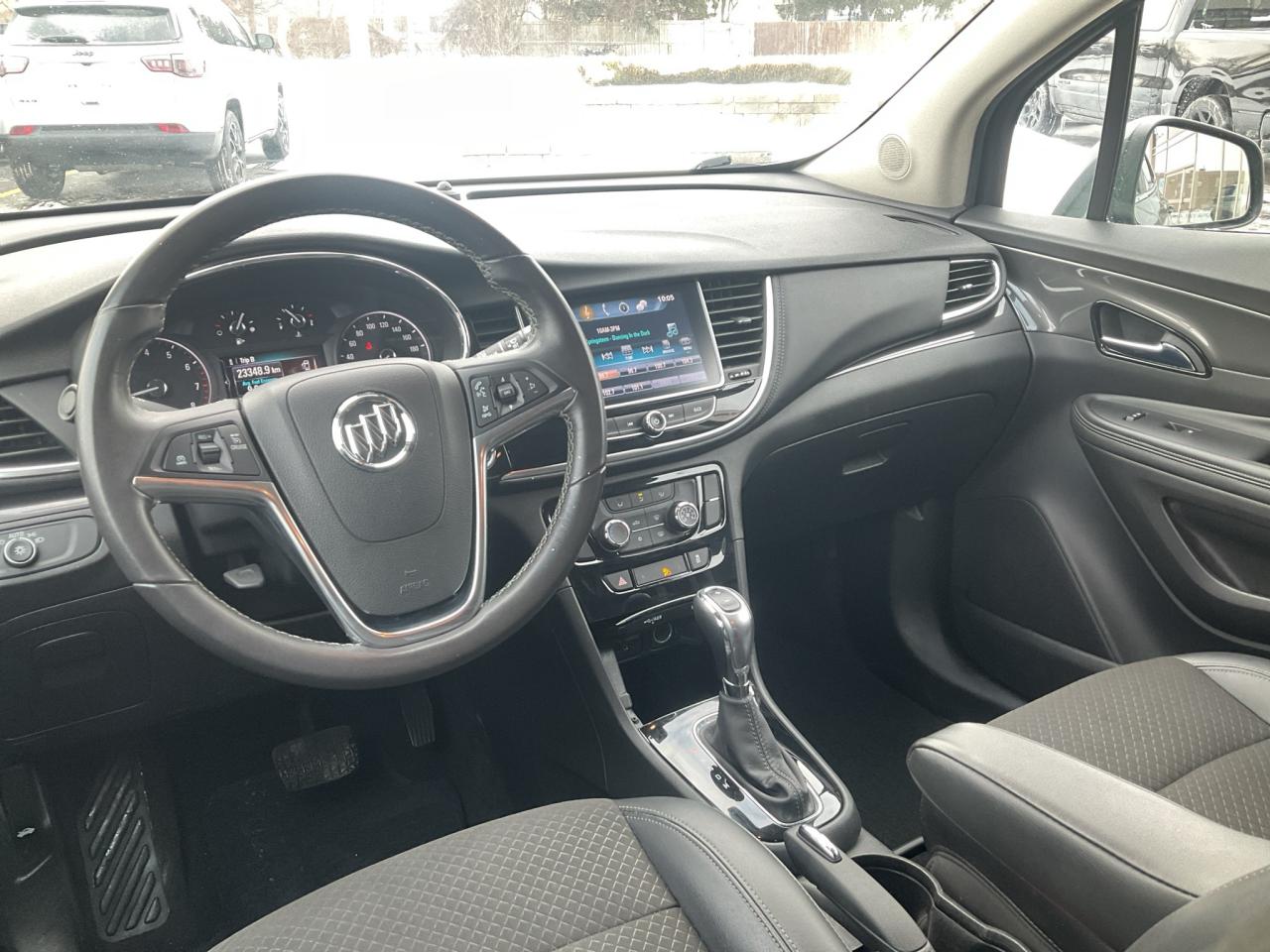2018 Buick Encore LOW KM / GAS SAVER / CARPLAY / KEYLESS START Photo