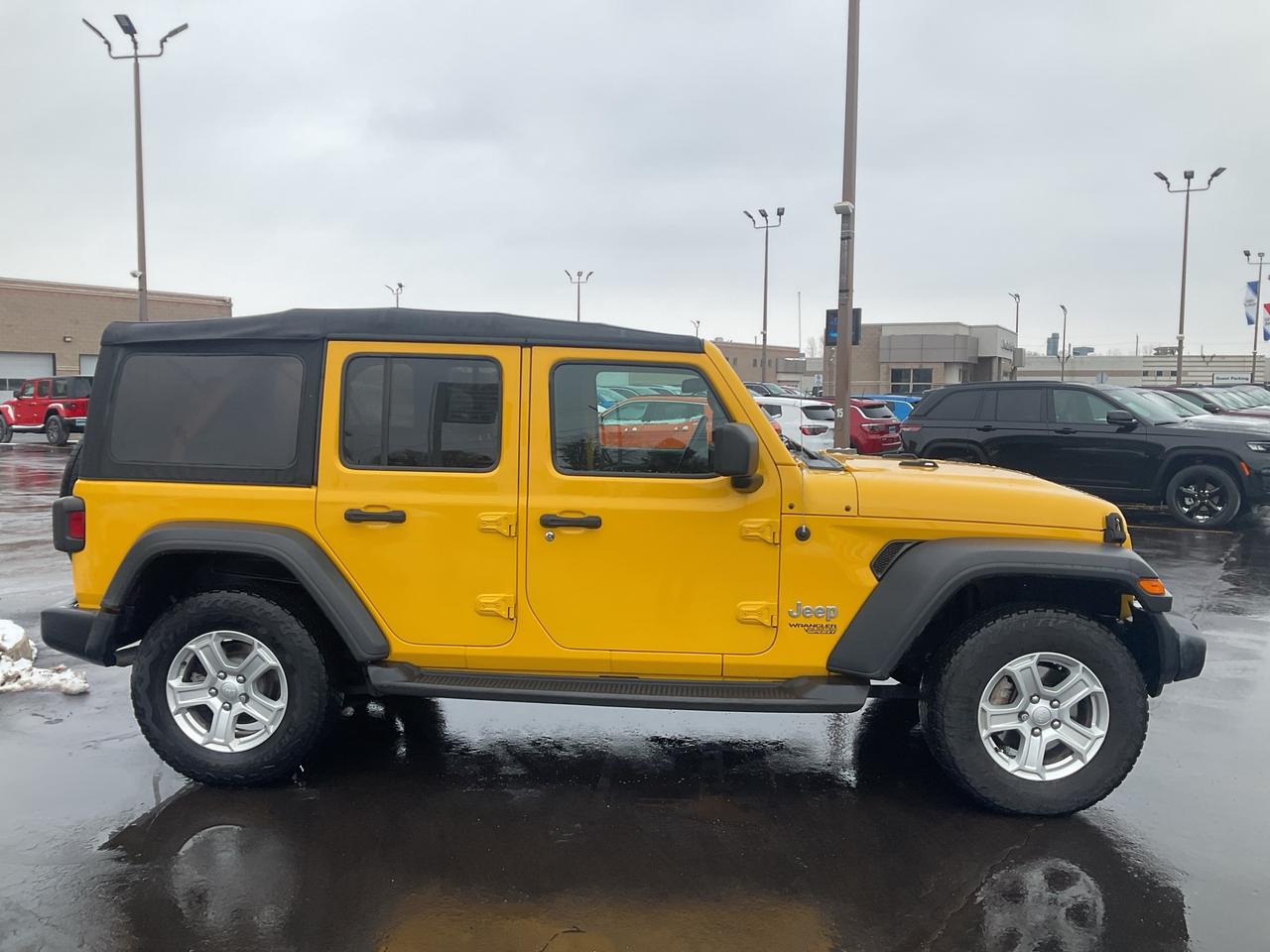 2019 Jeep Wrangler V6 / CARPLAY / TECHNOLOGY GROUP / CLEAN CARFAX Photo3