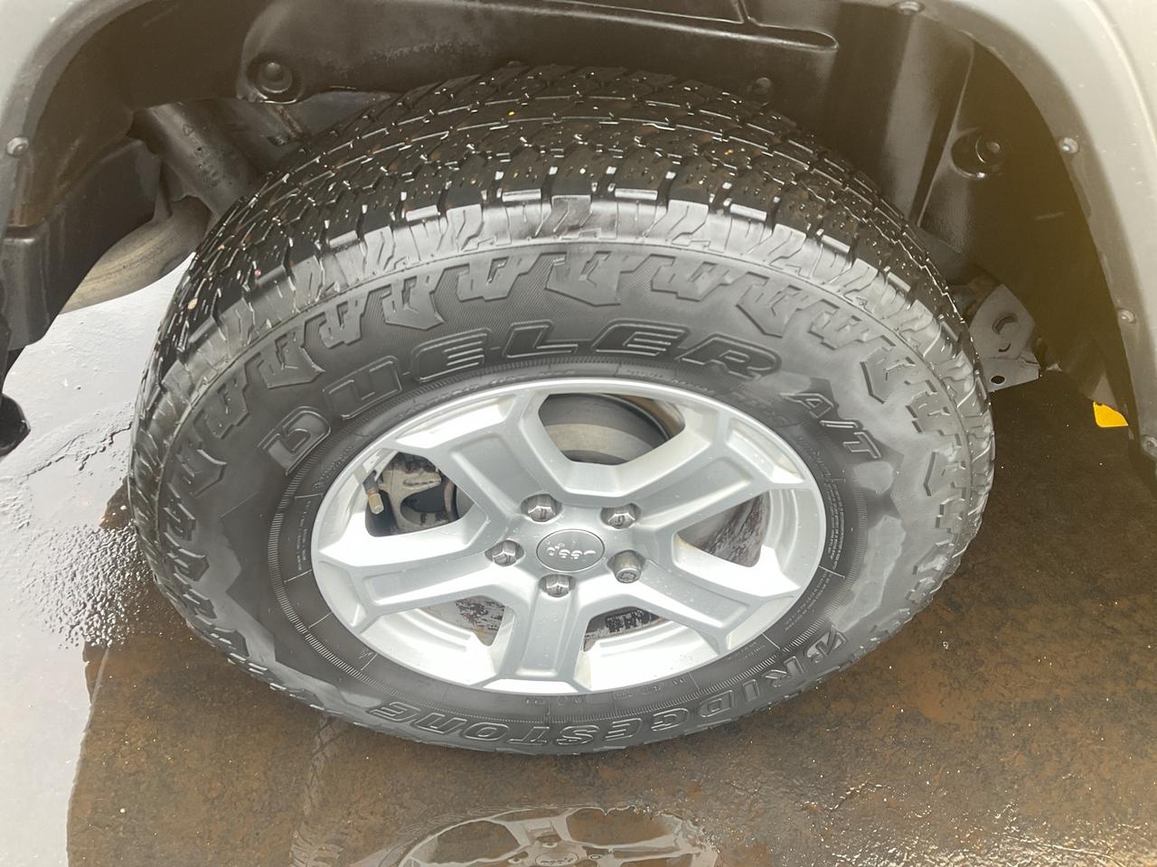 2019 Jeep Wrangler V6 / CARPLAY / TECHNOLOGY GROUP / CLEAN CARFAX Photo