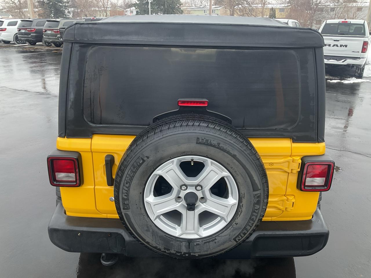 2019 Jeep Wrangler V6 / CARPLAY / TECHNOLOGY GROUP / CLEAN CARFAX Photo