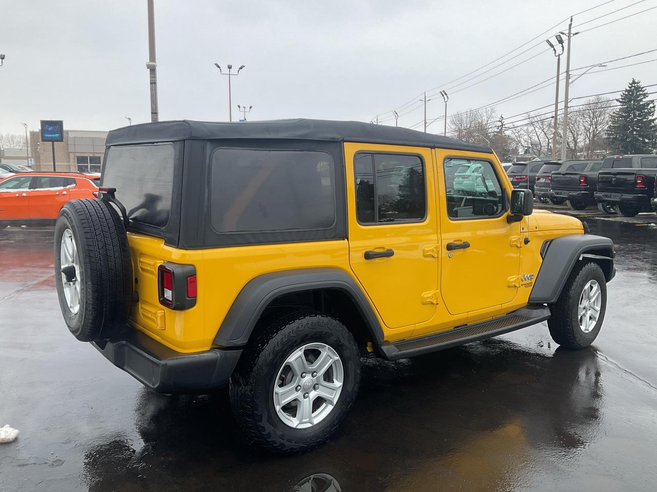 2019 Jeep Wrangler V6 / CARPLAY / TECHNOLOGY GROUP / CLEAN CARFAX Photo
