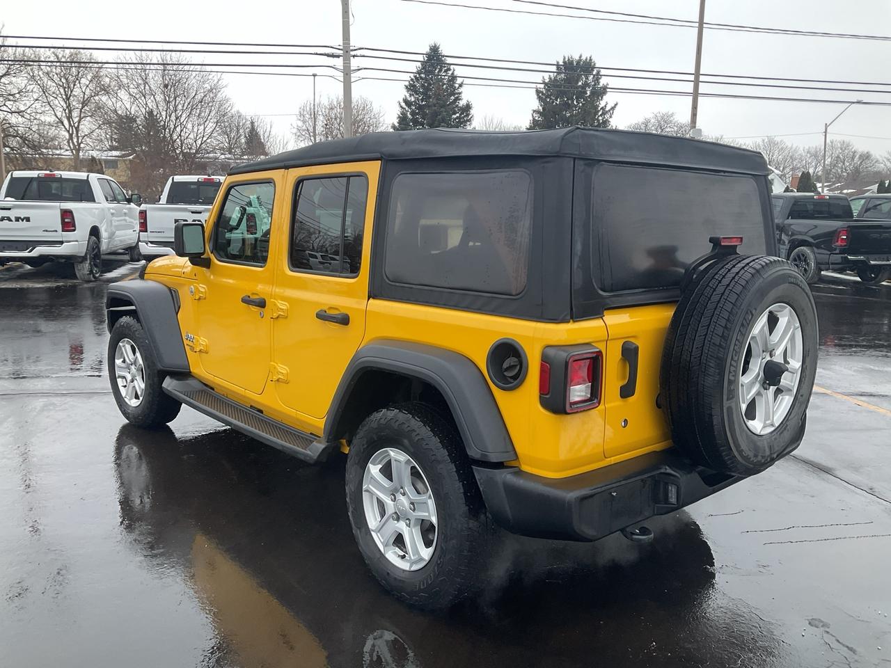 2019 Jeep Wrangler V6 / CARPLAY / TECHNOLOGY GROUP / CLEAN CARFAX Photo